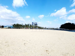 One-month stay at a beachfront duplex with a 3th image
