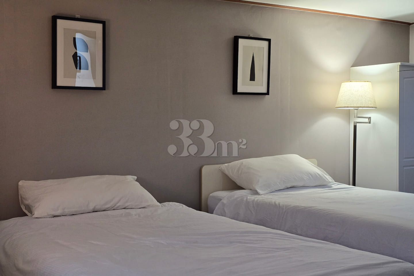 2 beds, separate kitchen 0th image