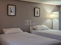 2 beds, separate kitchen 0th image