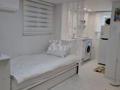 Studio apartment 30 seconds from Wangsimni St 9th image