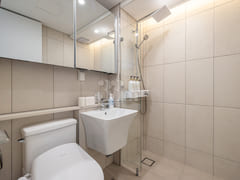 3rd floor, 4 beds for 4 people + 2 bathrooms 15th image