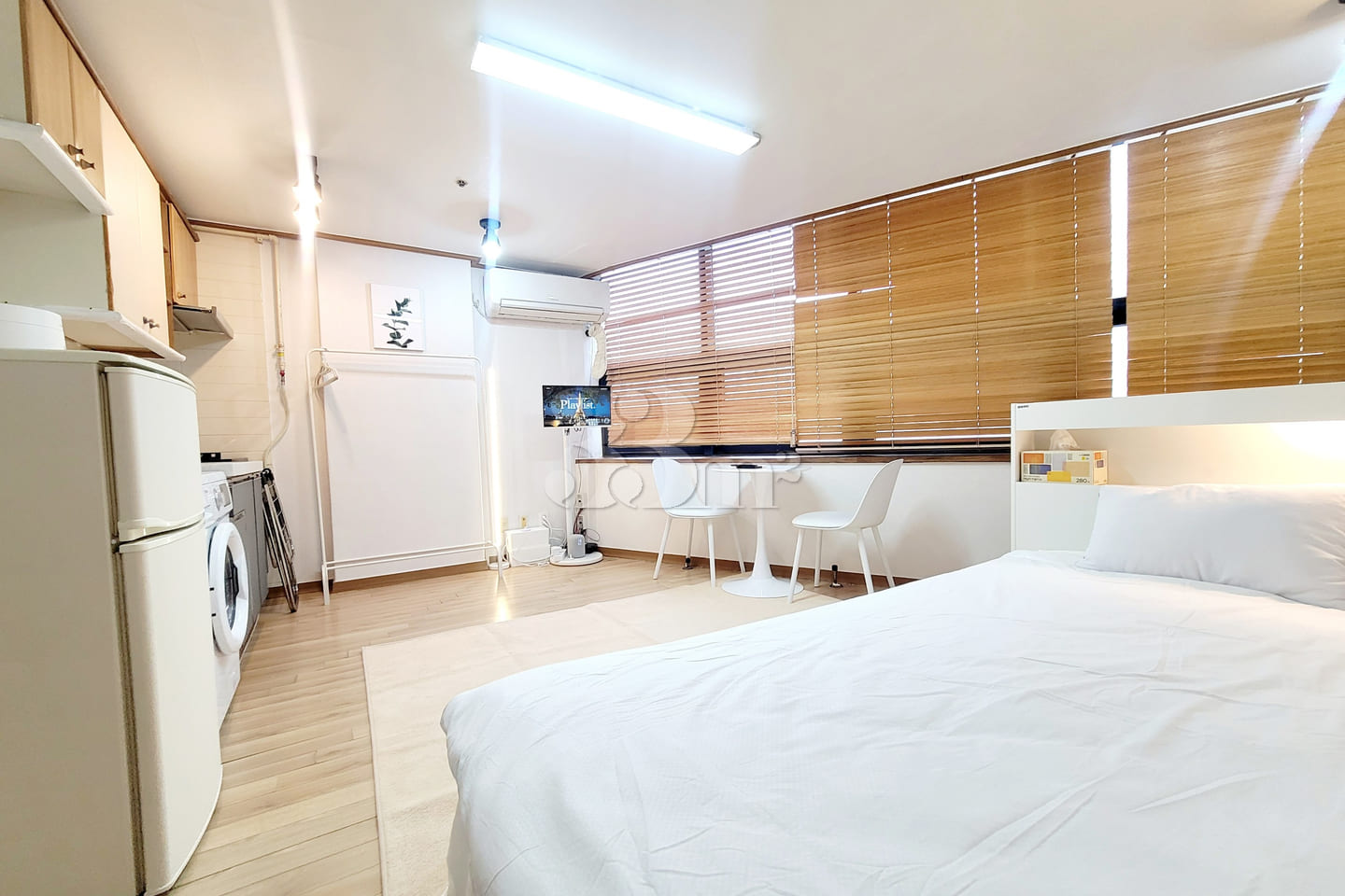 🤵 Sinchon: High-rise view, right next to the 9th image
