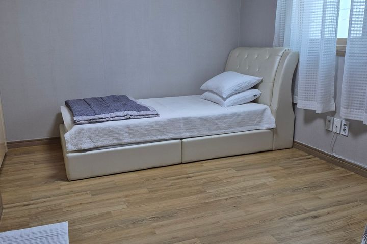 Clean 1-room apartment next to Ulsan IC 9th image