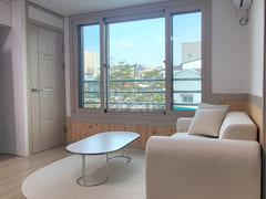Newly built 2-room unit with a great view (Ty 0th image