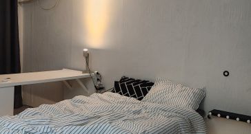 따듯한 화이트블랙 원룸 방 이미지