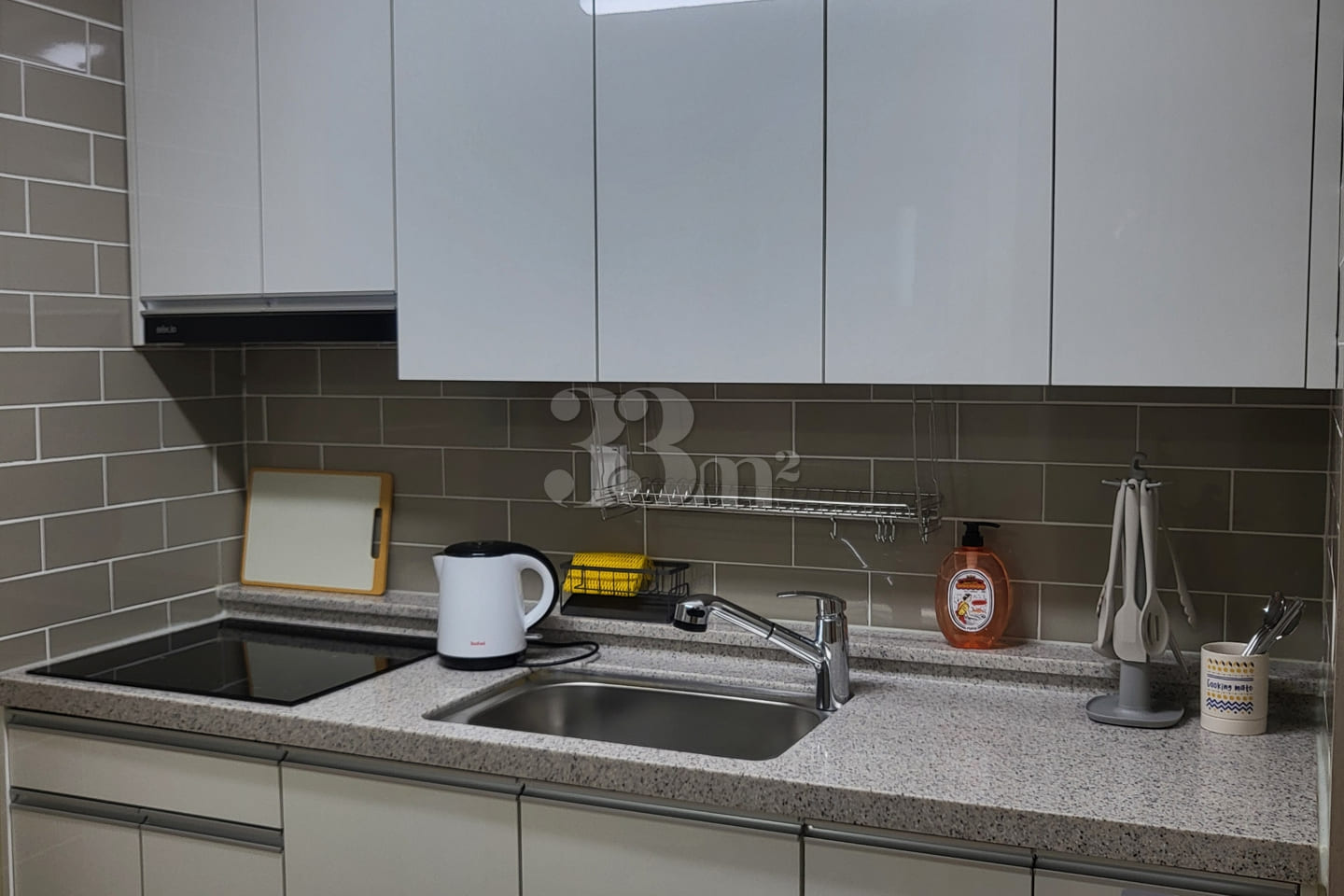Newly Built Downtown Two-Room Unit A 5th image