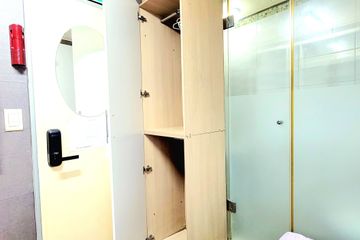 Unit 407: Studio-style room with an exterior 