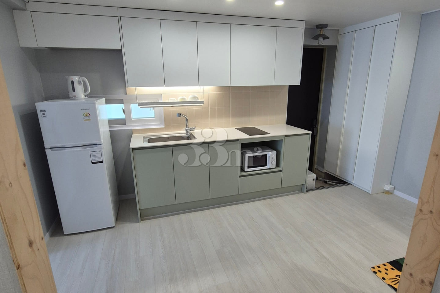 Songdo Beach Unit 301 4th image
