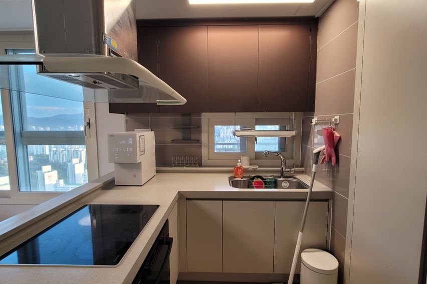 범계역1분 모비우스