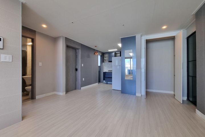 2-bedroom unit in a trendy area of Millak-don 2th image
