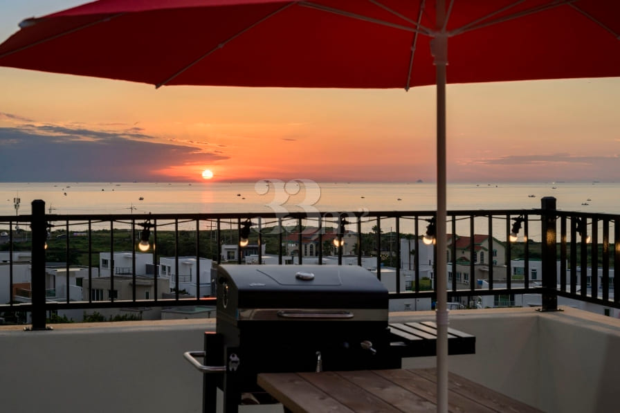 Fantastic Ocean View Luxury Home 18th image