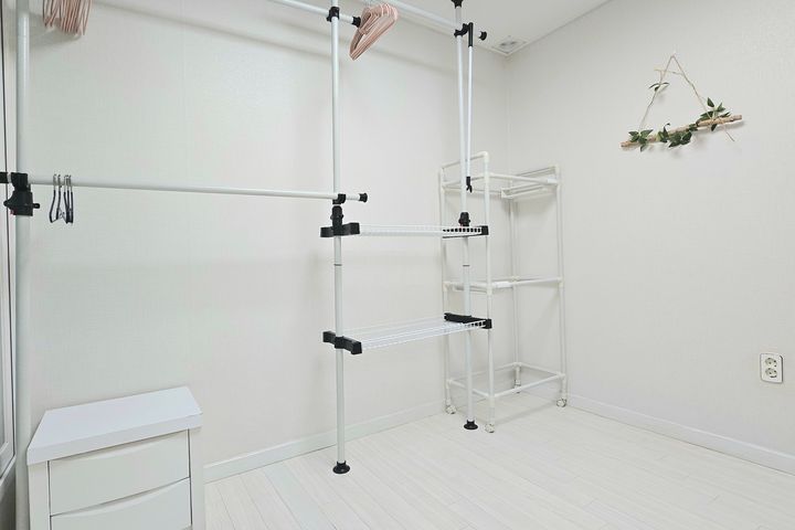 3-room, fully furnished, 10-minute walk from  13th image