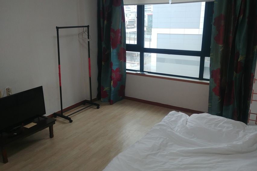 구의역까지 80미터.