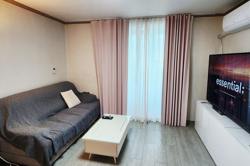 6-story building next to the industrial compl 2th image