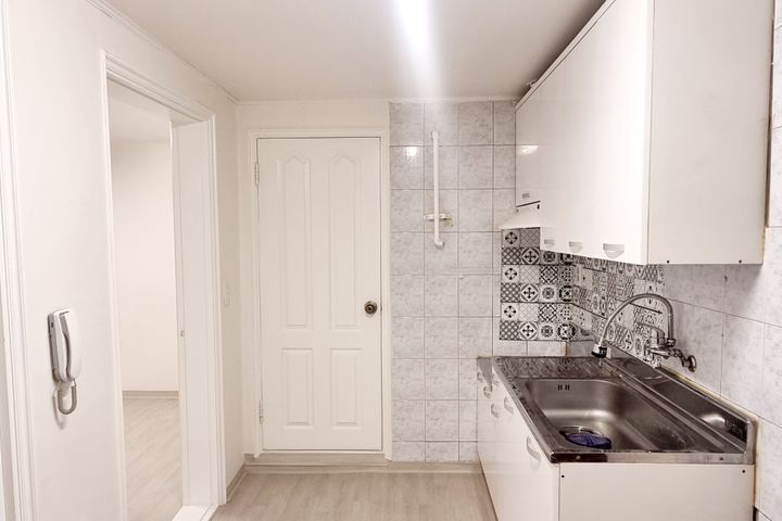 Cozy two-room apartment near Bangbae Station 4th image