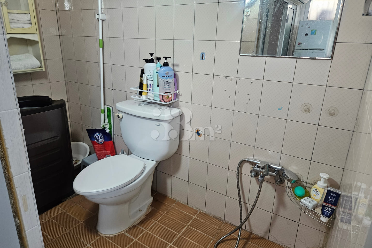 2 bedrooms, 2 queen beds, 1 single bed 16th image