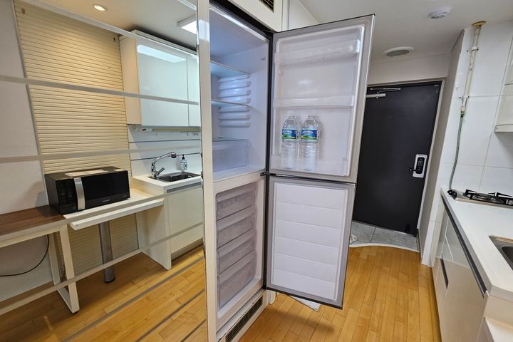 Gangnam Seocho Isu Station Fully Furnished Qu 12th image