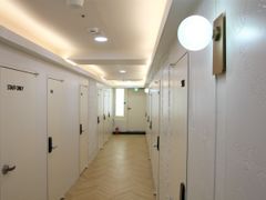 Convenient room in a great location 0th image