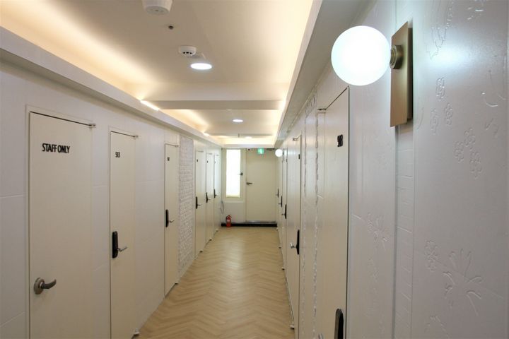 Convenient room in a great location 0th image