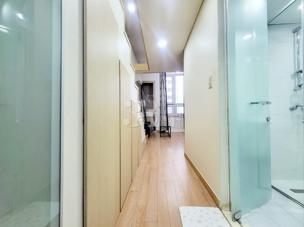 5-minute walk from Gangnam Gyodae Station, du 1th image
