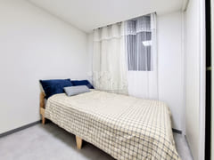 Sunny, fully furnished unit 9th image