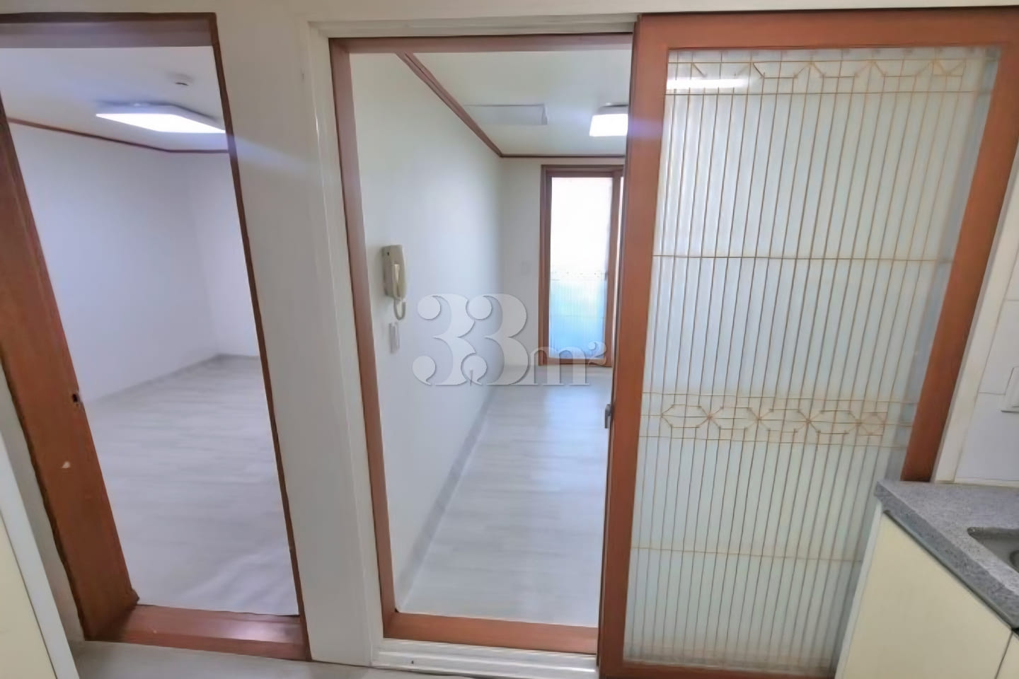 # Comfortable 2-room apartment right in front 0th image