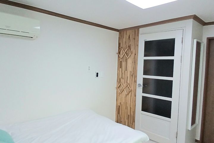 2nd Floor White Studio 8th image