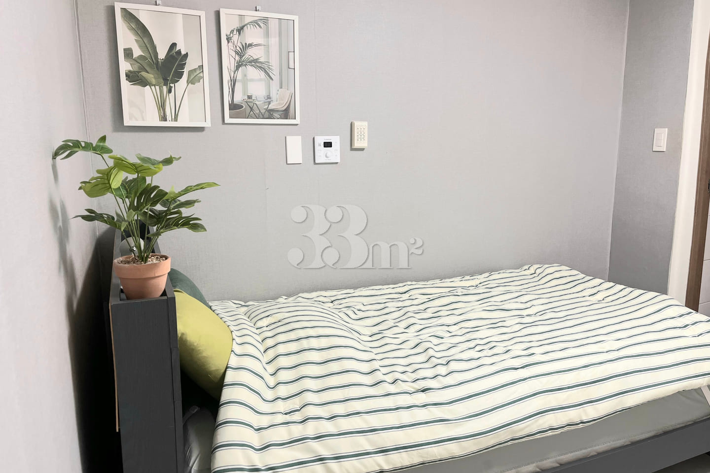 Clean studio apartment on the 2nd floor 1th image