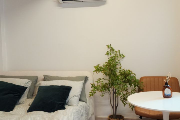 Hanok-style wooden house 5th image