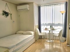 Fully furnished apartment, 3 minutes from Che 12th image