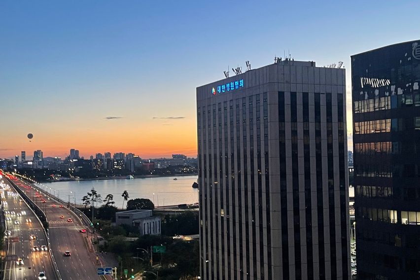 한강뷰 스위트룸 역 앞 1번째 이미지