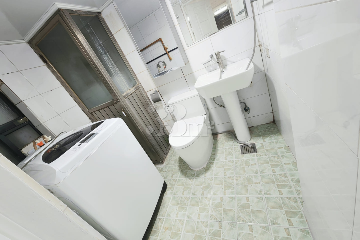 Fully furnished studio, 7-minute walk from Se 12th image