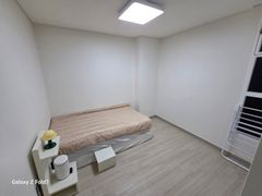 Newly remodeled, fully furnished, 3 rooms 7th image