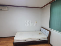 A room filled with warm sunlight 3th image