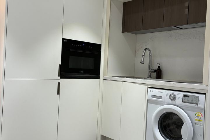 P Seocho Gangnam Premium Full Option 14th image