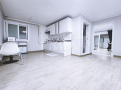 Fully furnished two-room unit, 5 minutes from 7th image
