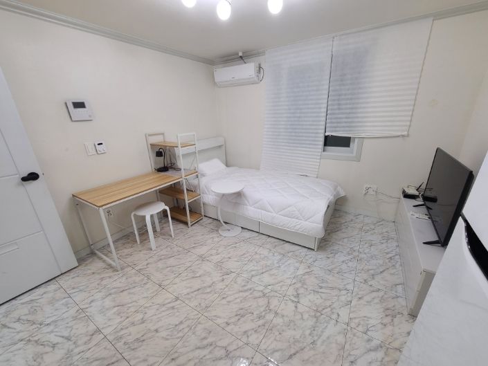 광장로 하얀집203호