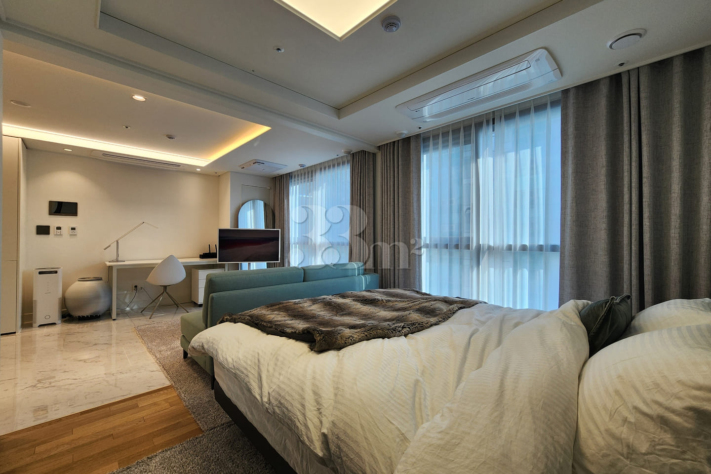 A dream-like penthouse 7th image