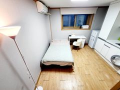 Near the subway station, individual heating, 1th image
