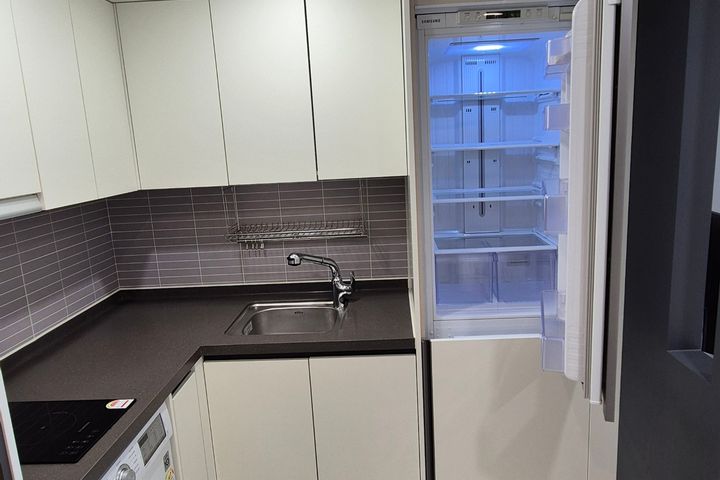 Studio apartment 7th image
