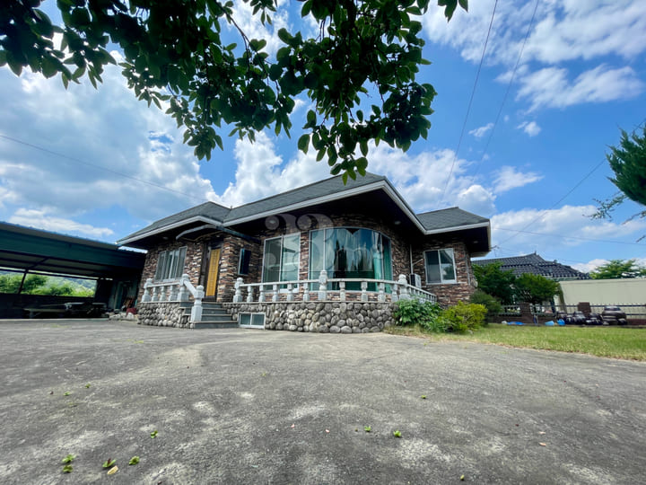 Private house with a lawn, dog-friendly 방 이미지