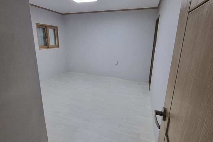 Large 2-room apartment near Sinpung Station 4th image