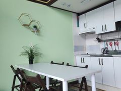 Dochy Family Room 9th image