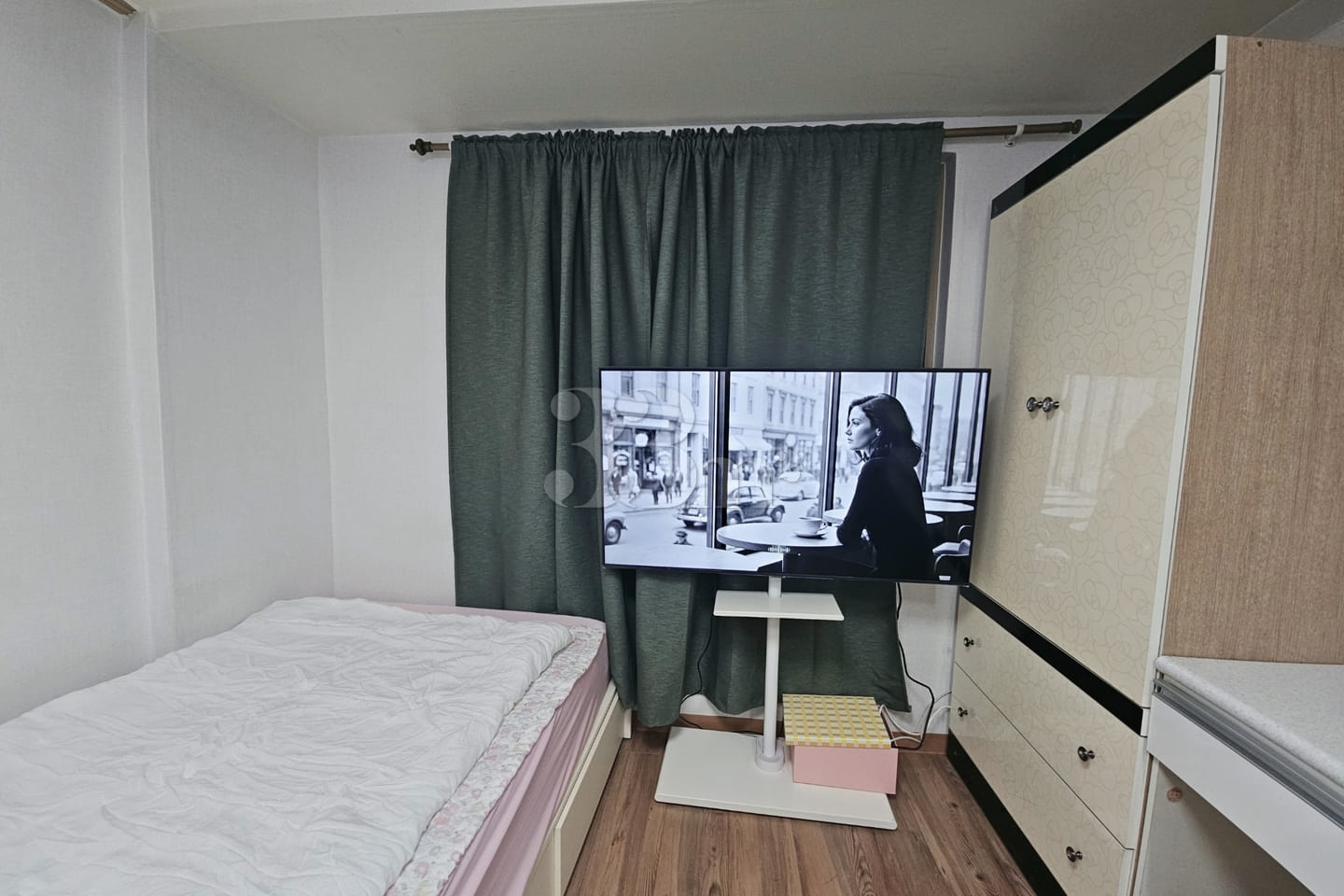 Clean and affordable studio apartment. 7th image