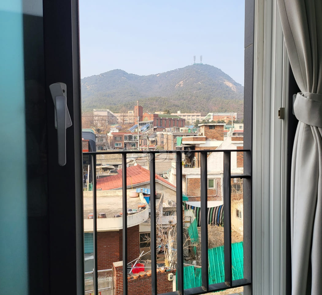 Fully furnished studio, Building 1, Unit 303 9th image
