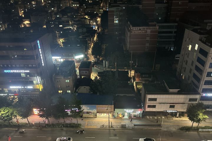✨Spacious room with city view, 2 mins from Si 12th image