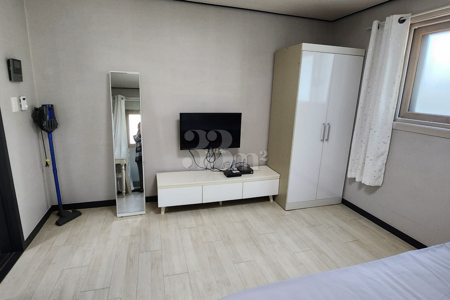The hottest spot on the 2nd floor in Jochon-d 3th image