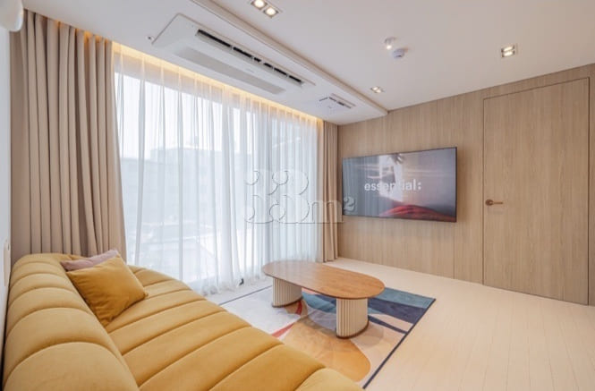 2nd floor, 4 people, 4 beds, 2 bathrooms 0th image
