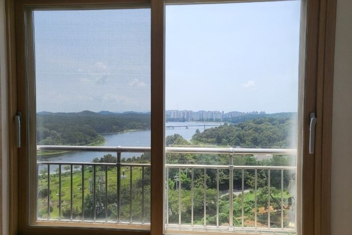 View of Eunpa Lake Park in Gunsan 3th image