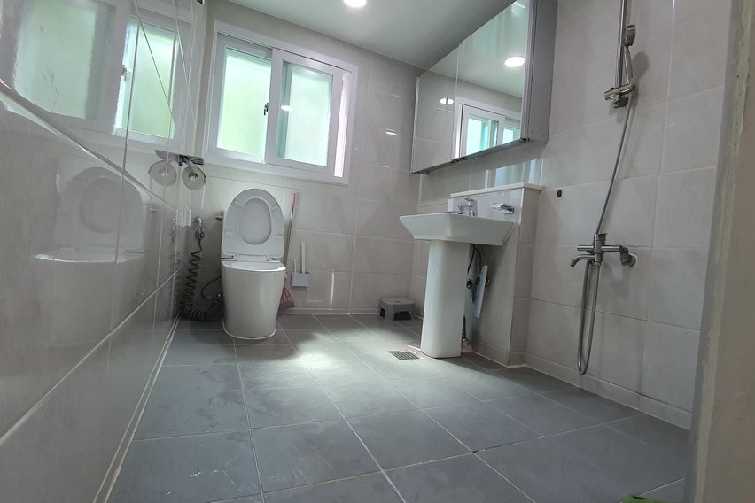 개봉역 넓고 밝고 따뜻